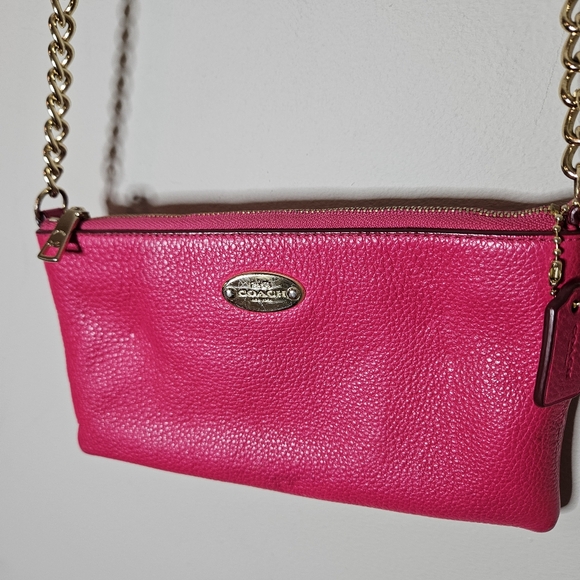 Coach Quinn Crossbody Pebbled Leather Cranberry Hot Pink Gold Chain Strap - Picture 1 of 7